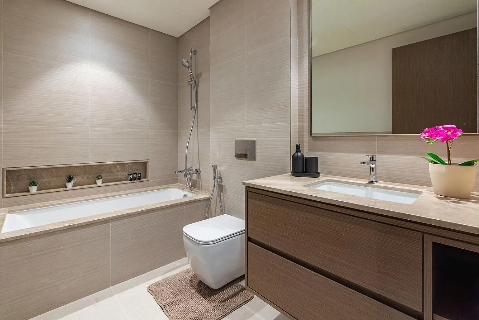 Apartment Prime Location - Full Burj Khalifa & Dancing Fountains Show - 1704 Dubai